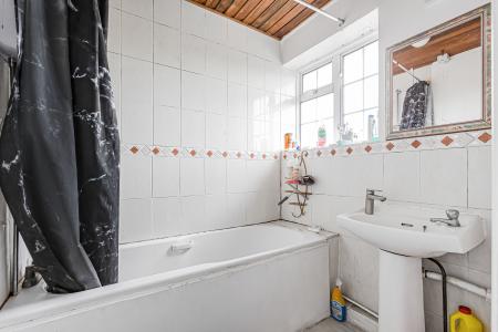4 bedroom Terraced House for sale in Wallingford Walk, St Albans, AL1