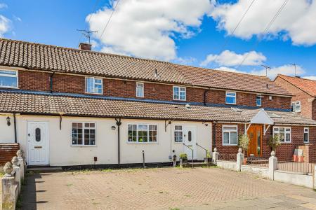 4 bedroom Terraced House for sale in Wallingford Walk, St Albans, AL1