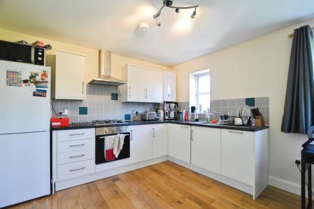 2 bedroom Flat to let in Banfield Court, London Colney, AL2