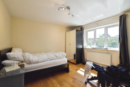 2 bedroom Flat to let in Banfield Court, London Colney, AL2