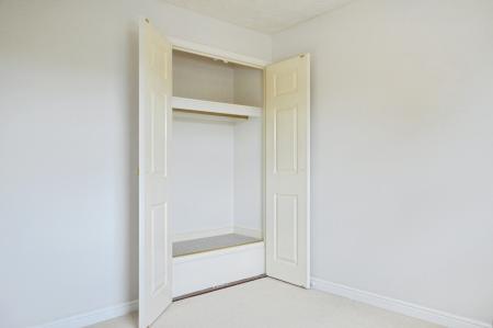 4 bedroom Detached house to let in Russet Drive, St Albans, AL4