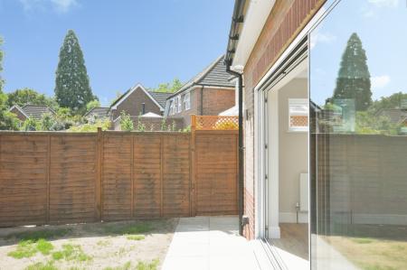 4 bedroom Detached house to let in Russet Drive, St Albans, AL4