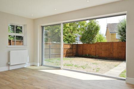 4 bedroom Detached house to let in Russet Drive, St Albans, AL4