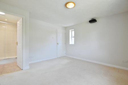 4 bedroom Detached house to let in Russet Drive, St Albans, AL4