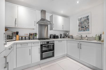 1 bedroom Flat to let in Neville Close, St Albans, AL3