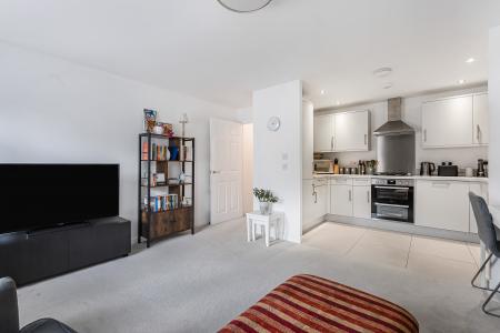1 bedroom Flat to let in Neville Close, St Albans, AL3