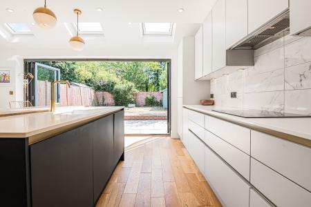 4 bedroom Detached house for sale in Eskdale, London Colney, AL2