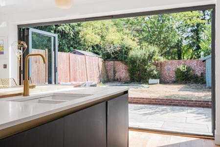 4 bedroom Detached house for sale in Eskdale, London Colney, AL2