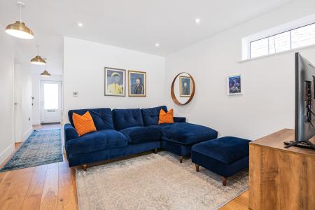 4 bedroom Detached house for sale in Eskdale, London Colney, AL2