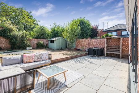 4 bedroom Detached house for sale in Eskdale, London Colney, AL2