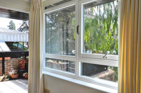 2 bedroom Flat to let in Carlisle Avenue, City Centre, St Albans, AL3