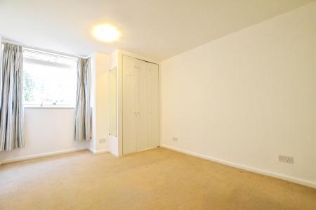 2 bedroom Flat to let in Carlisle Avenue, City Centre, St Albans, AL3