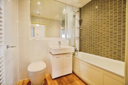 2 bedroom Flat to let in Charrington Place, St Albans, AL1