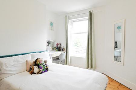 4 bedroom Semi-detached house to let in Cornwall Road, St Albans, AL1