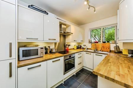 2 bedroom Flat to let in Murton Court, Hillside Road, St Albans, AL1