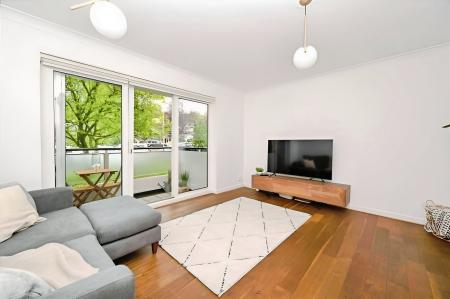 2 bedroom Flat to let in Murton Court, Hillside Road, St Albans, AL1