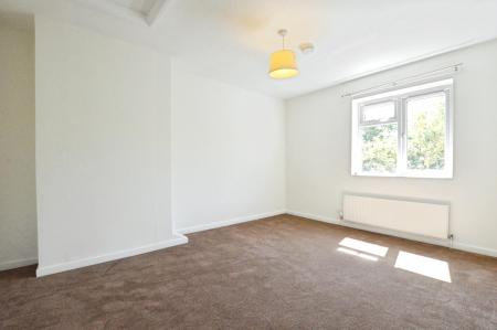 4 bedroom Duplex to let in Deerswood Avenue, Hatfield, AL10