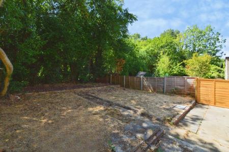 4 bedroom Duplex to let in Deerswood Avenue, Hatfield, AL10