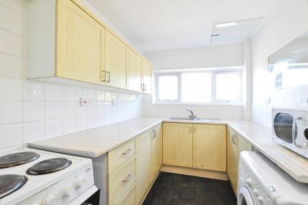 4 bedroom Duplex to let in Deerswood Avenue, Hatfield, AL10