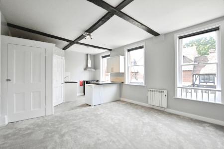 1 bedroom Flat to let in Holywell Hill, St Albans, AL1