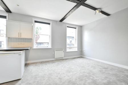 1 bedroom Flat to let in Holywell Hill, St Albans, AL1
