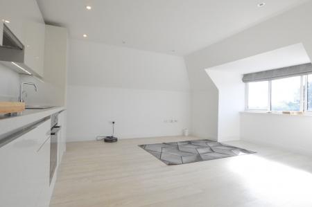 2 bedroom Flat to let in Verona Court, St Albans, AL1