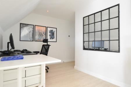 2 bedroom Flat to let in Verona Court, St Albans, AL1