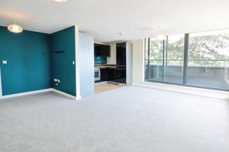 2 bedroom Penthouse to let in Newsom Place, St Albans, AL1