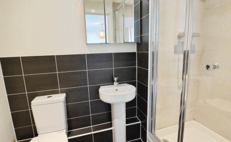 2 bedroom Penthouse to let in Newsom Place, St Albans, AL1