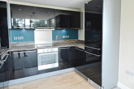 2 bedroom Penthouse to let in Newsom Place, St Albans, AL1
