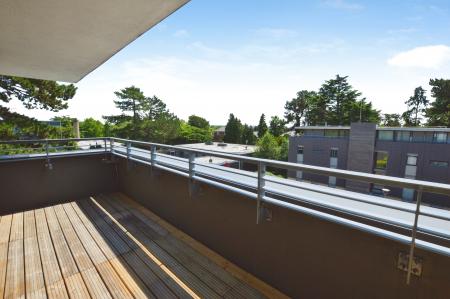 2 bedroom Penthouse to let in Newsom Place, St Albans, AL1