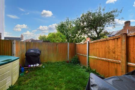 3 bedroom Town house to let in Cavendish Road, St Albans, AL1