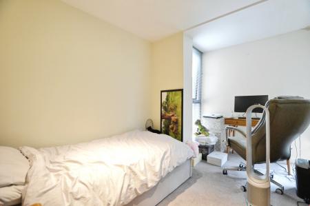 2 bedroom Flat to let in De Novo Place, St Albans, AL1