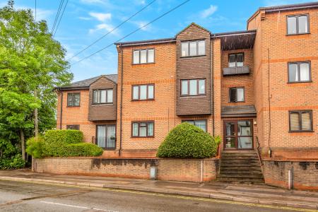 1 bedroom Flat to let in Stanhope Road, St Albans, AL1
