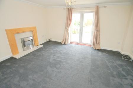 3 bedroom Semi-detached house to let in Clover Way, Hatfield, AL10