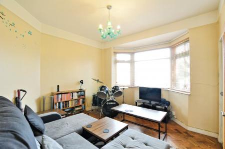 3 bedroom Terraced House to let in North Cottages, St Albans, AL2