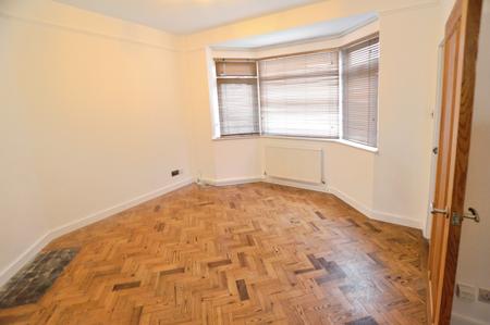 3 bedroom Terraced House to let in North Cottages, St Albans, AL2