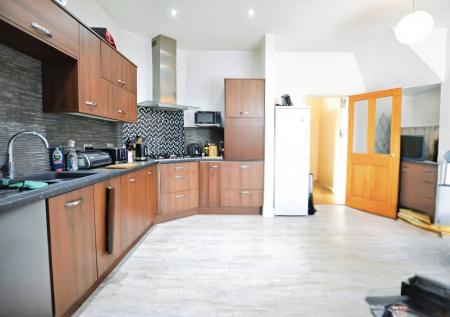 3 bedroom Terraced House to let in North Cottages, St Albans, AL2