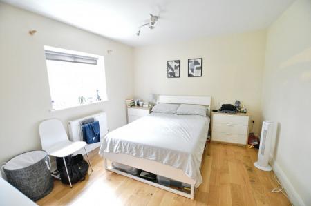 2 bedroom Flat to let in Banfield Court, London Colney, AL2