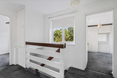 4 bedroom Detached house for sale in Grovelands, St Albans, AL2