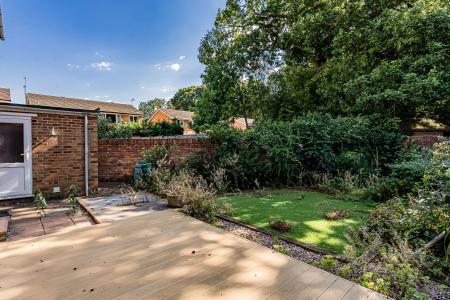 4 bedroom Detached house for sale in Grovelands, St Albans, AL2