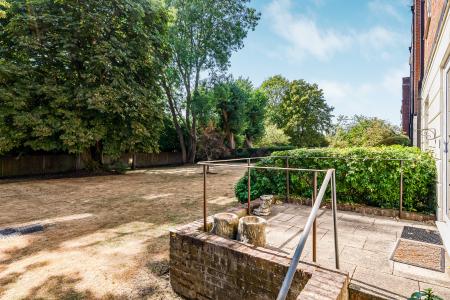 2 bedroom Flat for sale in Lansdowne Place London Road, St Albans, AL1