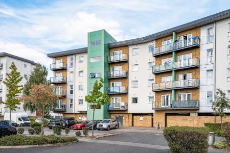 1 bedroom Flat for sale in Parkhouse Court, Hatfield, AL10