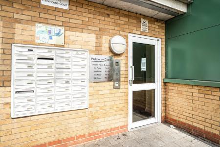 1 bedroom Flat for sale in Parkhouse Court, Hatfield, AL10