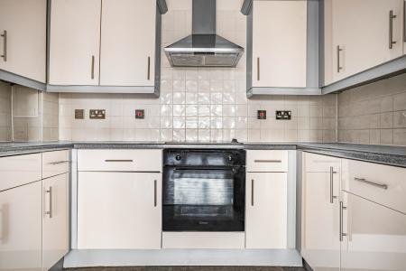 1 bedroom Flat for sale in Parkhouse Court, Hatfield, AL10