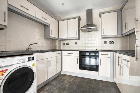 1 bedroom Flat for sale in Parkhouse Court, Hatfield, AL10