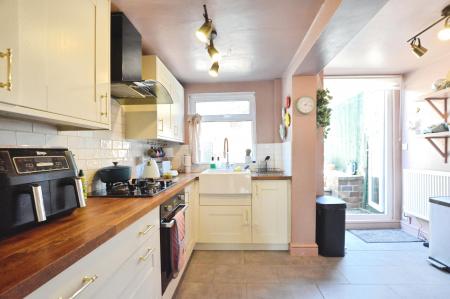 2 bedroom Terraced House for sale in Bedford Road, St Albans, AL1