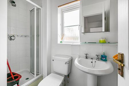 3 bedroom House to let in Wynches Farm Drive, St Albans, AL4