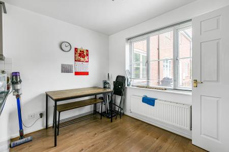 3 bedroom House to let in Wynches Farm Drive, St Albans, AL4
