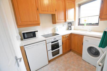 2 bedroom Terraced House to let in Colney Heath Lane, St Albans, AL4